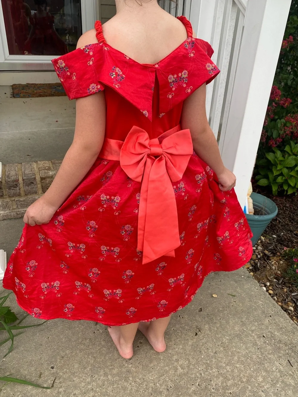 DISNEY PARKS Elena Of Avalor Princess Dress Costume RED halloween Girls Medium